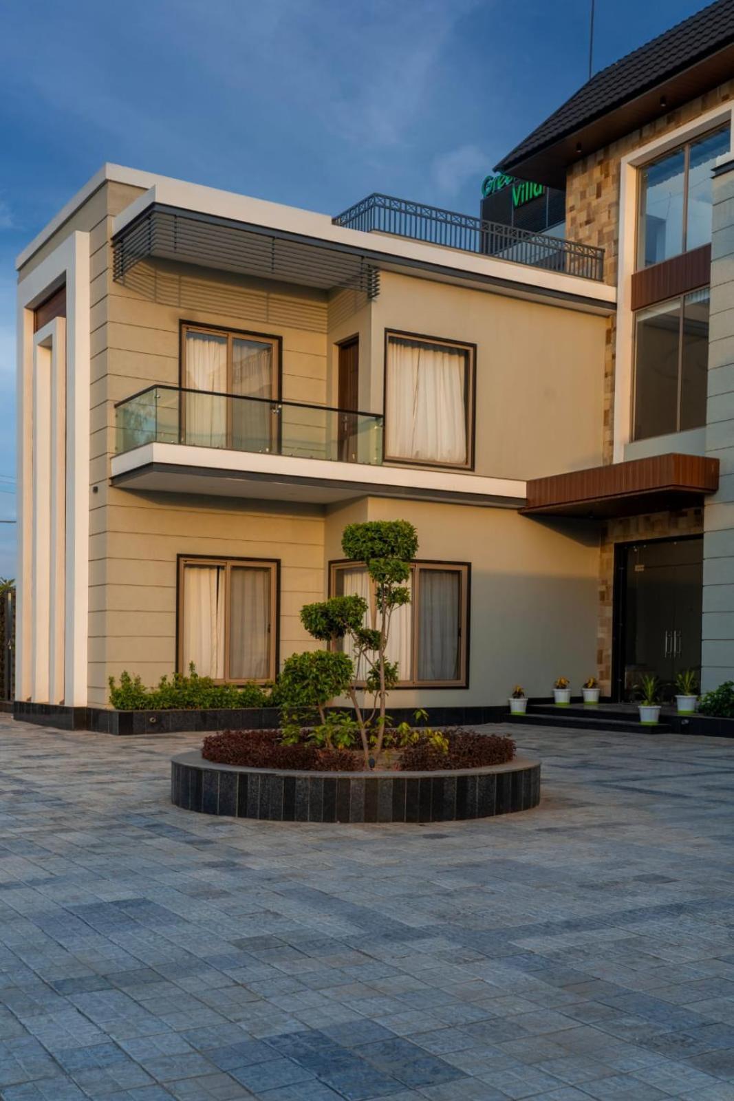 Green Galaxy Villa Amritsar Buitenkant foto