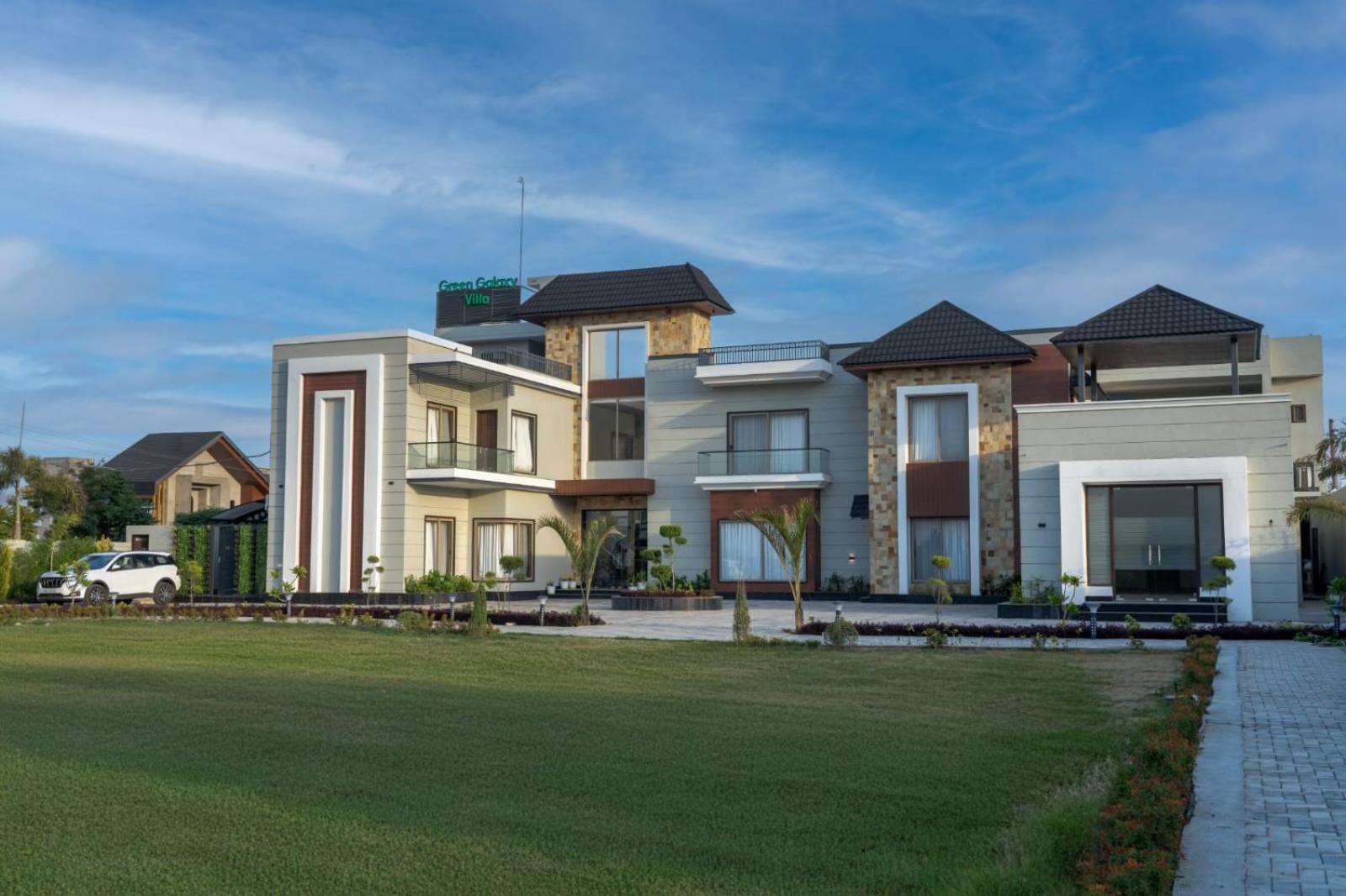 Green Galaxy Villa Amritsar Buitenkant foto