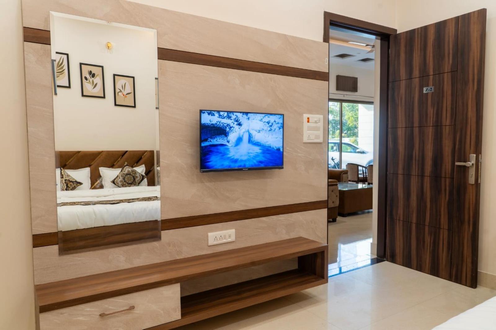 Green Galaxy Villa Amritsar Buitenkant foto