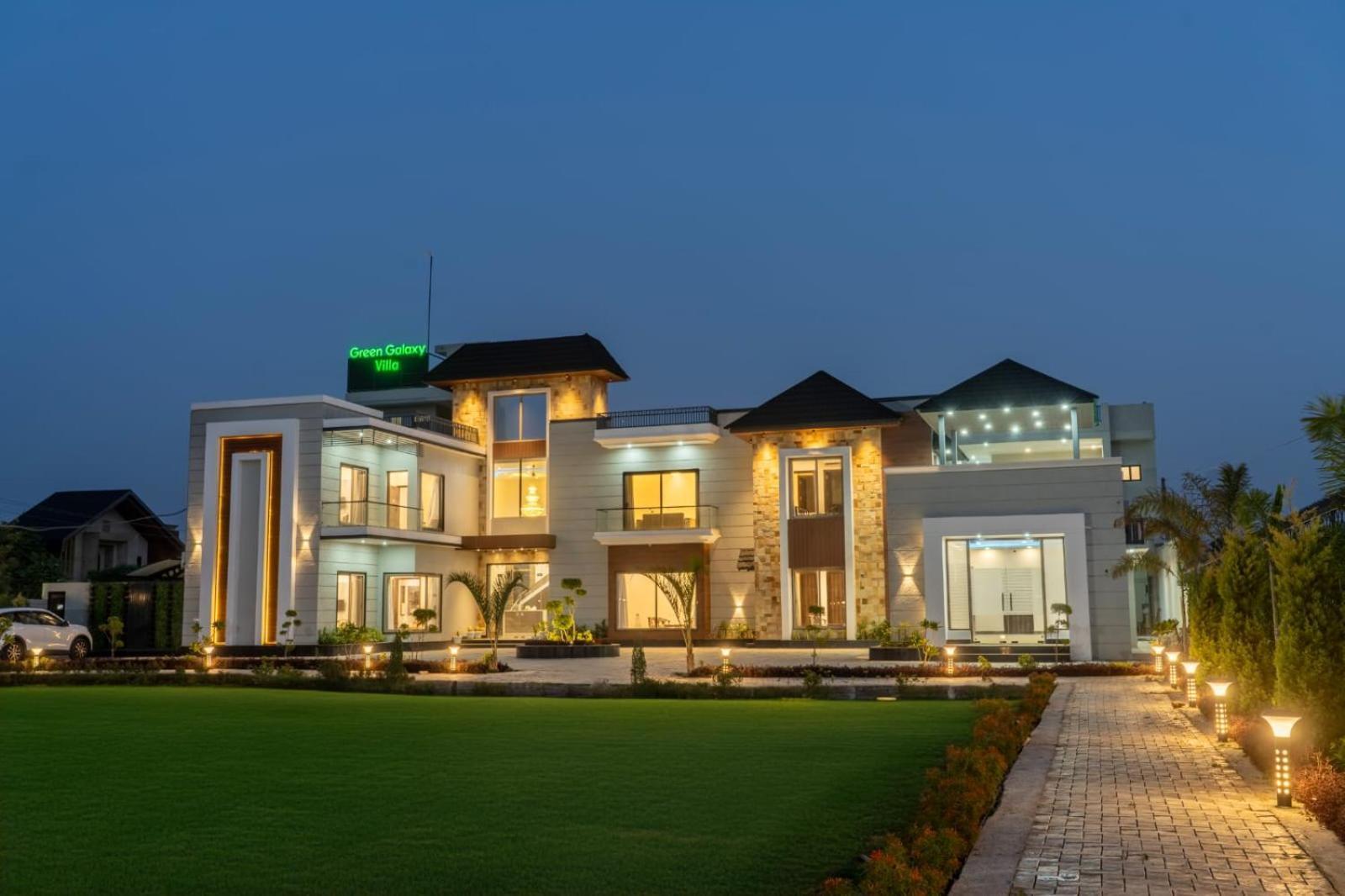 Green Galaxy Villa Amritsar Buitenkant foto